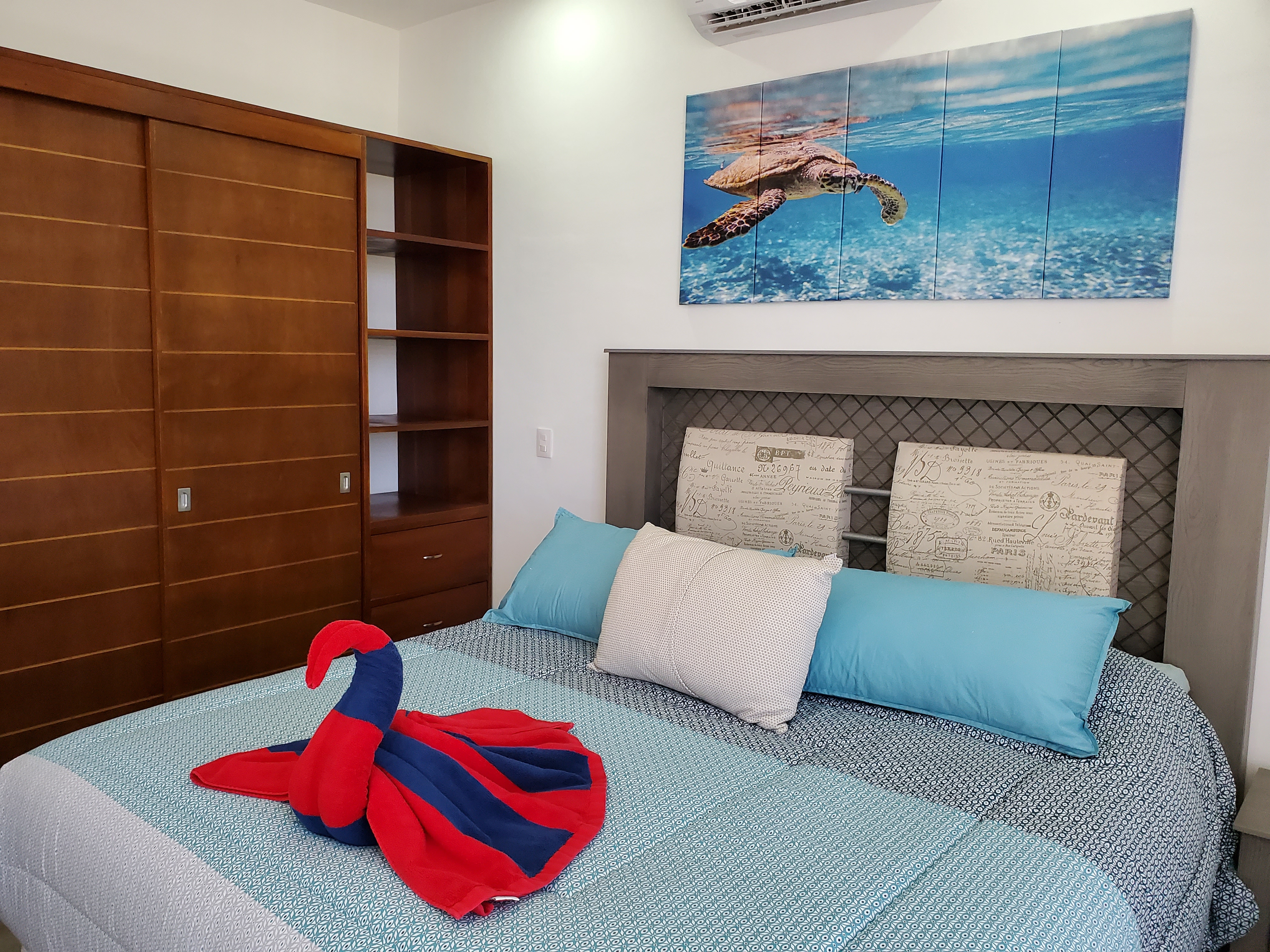 Bedrooms, Bathrooms & Sleeping Arrangements at the Ocean Front Condo